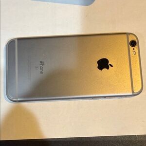 Apple iPhone in Gold and Silver
